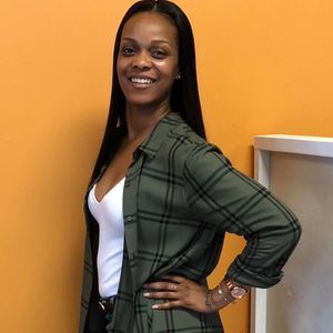 Meet your Posher, Ahnaih-inez